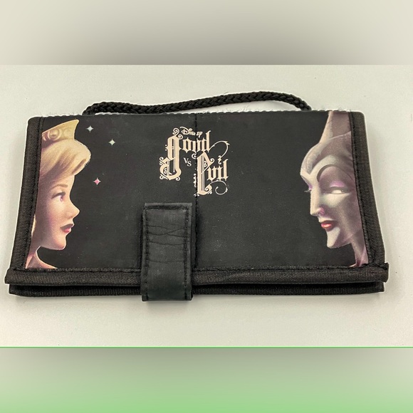 Disney Good Vs Evil Makeup Bag - Picture 1 of 7